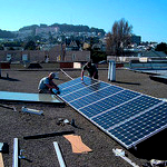 Solarstrom von RWE: Solaranlagen sollen auf Einzelhandelsdächern installiert werden